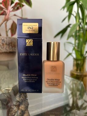 Estée Lauder DW Stay-in-Place in 4N2 Spiced Sand - Discontinued formula